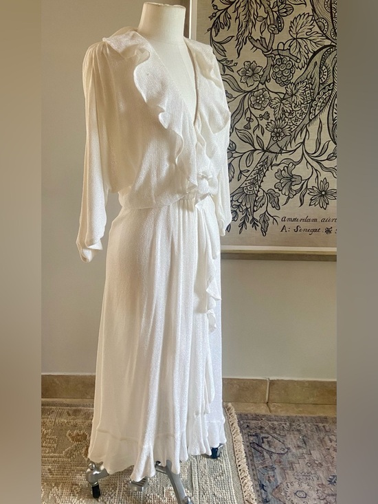 Sybil Dresses & Skirts - Vintage Sybil white tweed dress